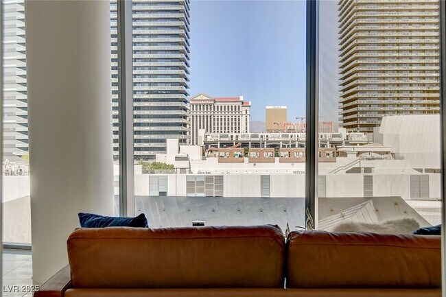 Building Photo - 3726 S Las Vegas Blvd