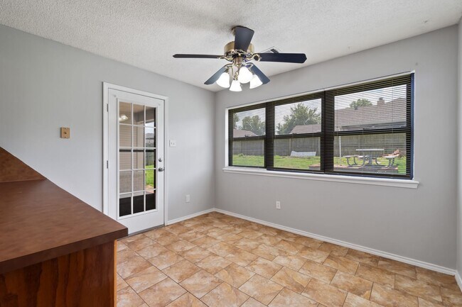 Building Photo - 8808 Timberlyn Way