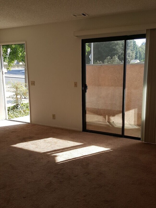 Building Photo - 1155 Johnson Dr