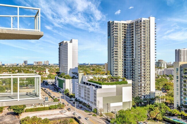 Building Photo - 315 NE 3rd Ave