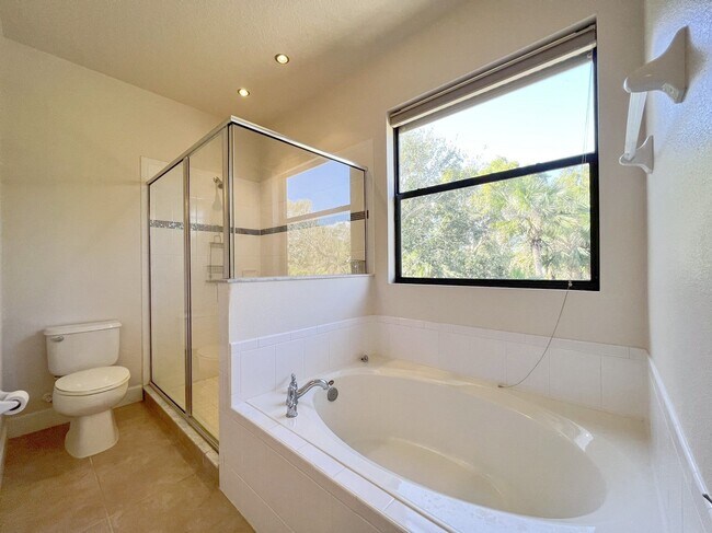 Building Photo - 2532 Glenridge Cir
