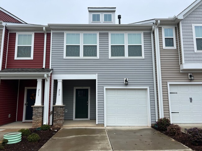 Primary Photo - Stunning 3/2 Rental Unit in Prime Simpsonv...