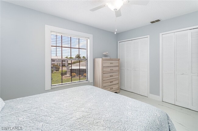 Building Photo - 146 Clyburn Way W