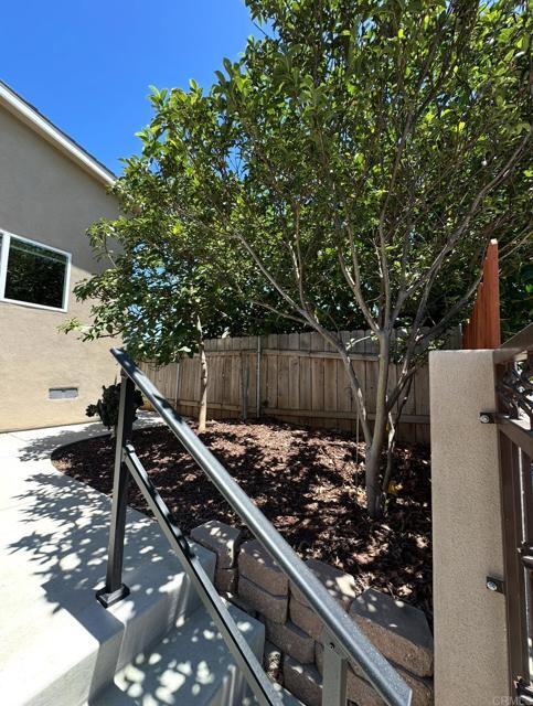 Building Photo - 2712 Elrose Dr