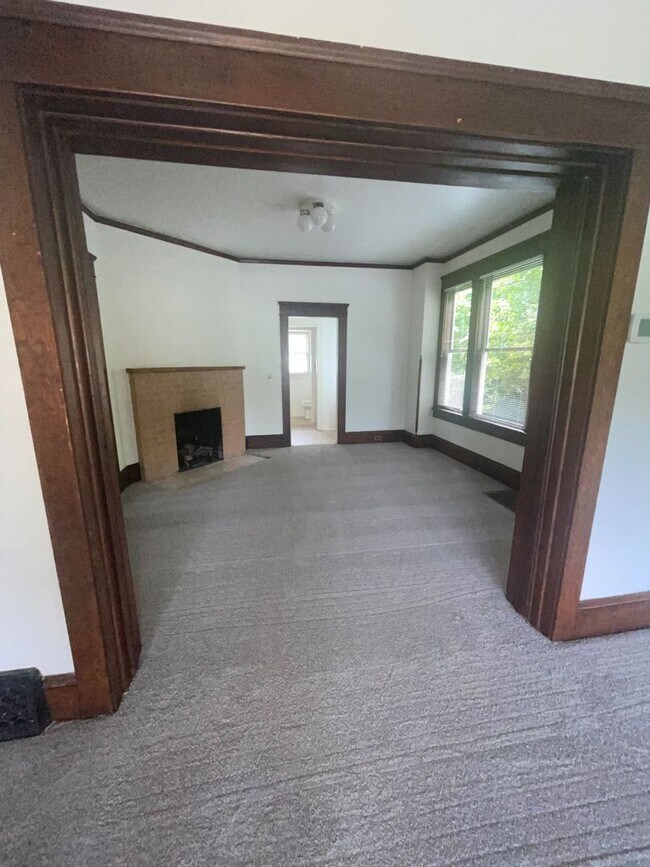 Building Photo - 5 bedroom house in the heart of Corvallis!