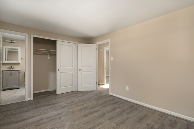 Building Photo - 2924 Piney Grove Ct