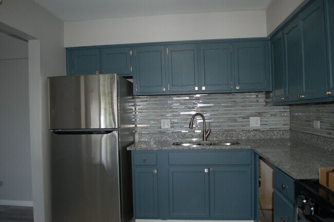 Building Photo - 3435 83rd St