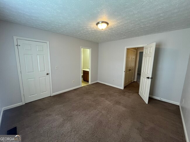 Building Photo - 3461 Kingswood Run