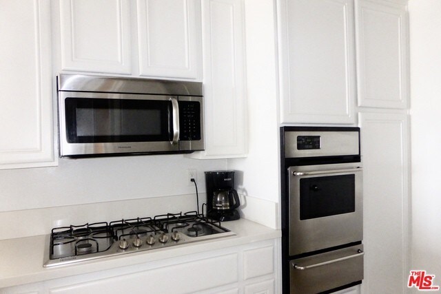 Building Photo - 1211 Sunset Plaza Dr