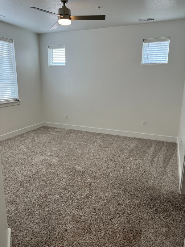 Building Photo - 684 N 380 W