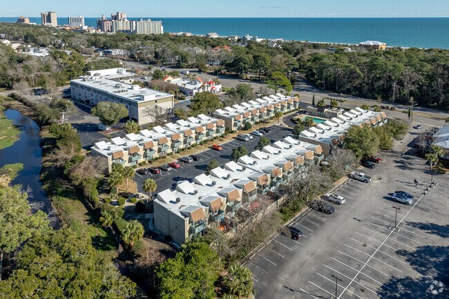 Aerial wide. - Roundtree Villas