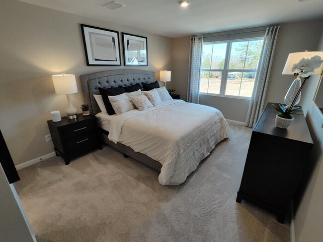 Building Photo - 104 Filly Ln