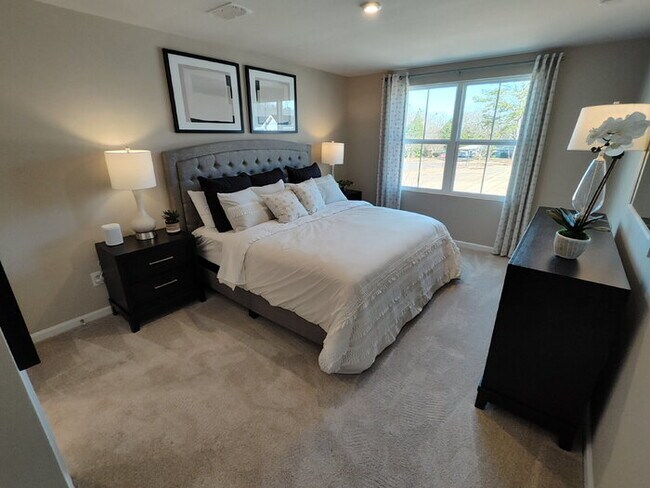 Building Photo - 104 Filly Ln