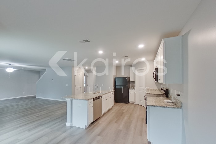 Building Photo - 35 E Luminous Way