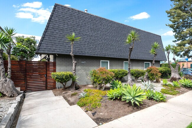 Building Photo - 4443 Saugus Ave
