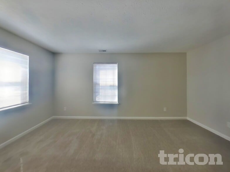 Building Photo - 10992 Cedar Pine Dr