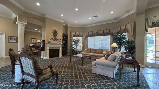 Building Photo - 610 Fairway Dr