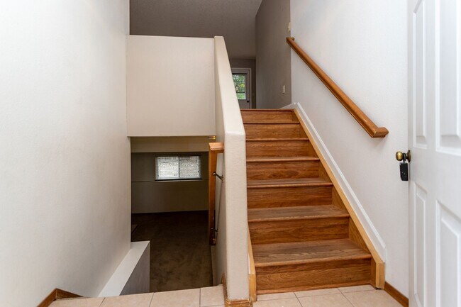 Building Photo - 6109 Lowlander Ct
