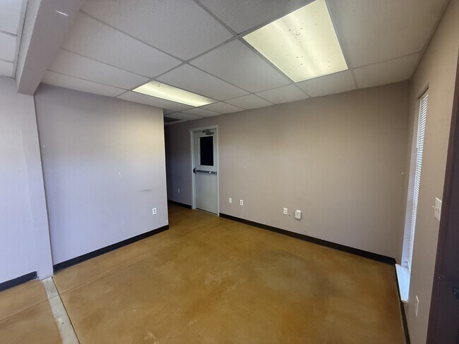 Building Photo - 23063 Texas 46STE 2-3