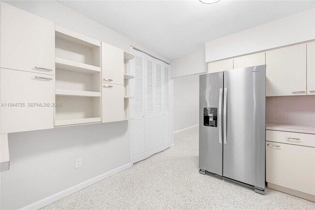 Building Photo - 3855 SW 87th Pl