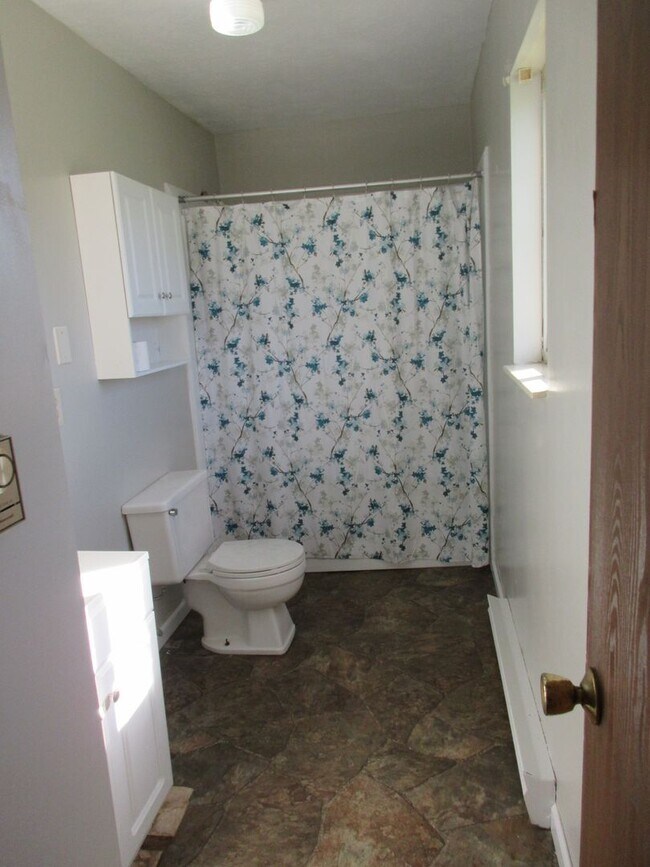 Building Photo - 803 7th Ave