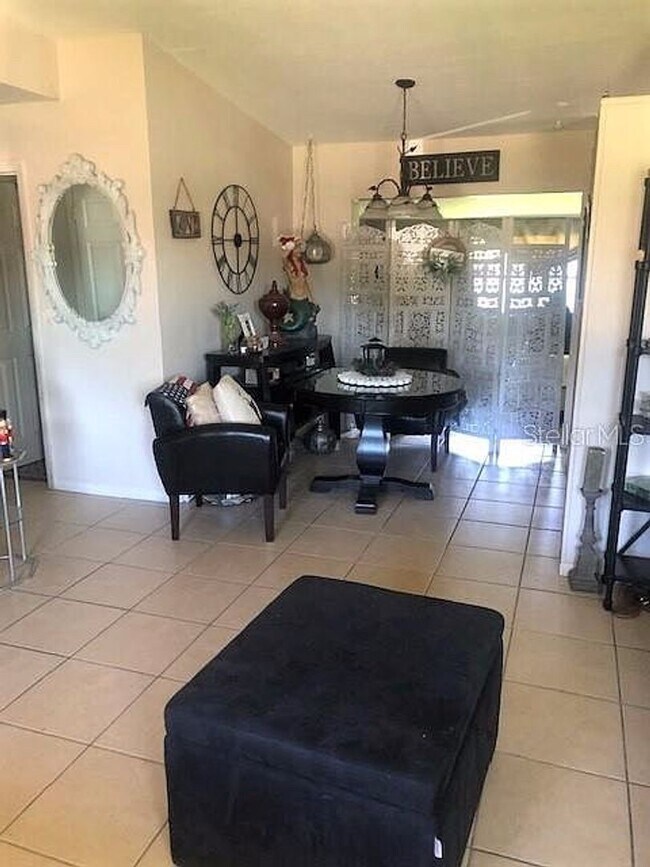 Building Photo - 1ST MONTH FREE RENT 3 Bed 1 Bath Home | Pet Friendly | Washer Dryer Hook Ups | Section 8 Welcome