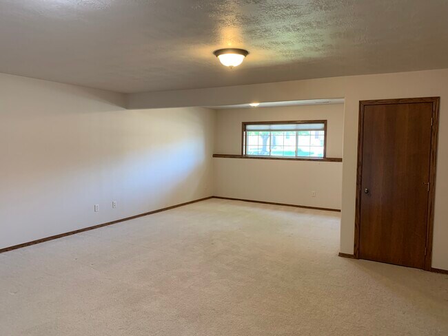 Building Photo - 7514 S Peregrine Pl