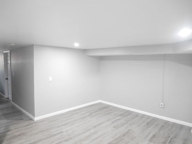 Building Photo - 3 Bedroom Home-Middle River!