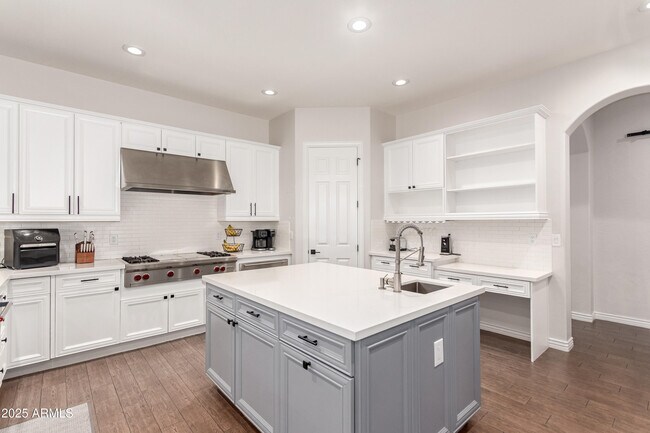 Building Photo - 4584 E Reins Rd