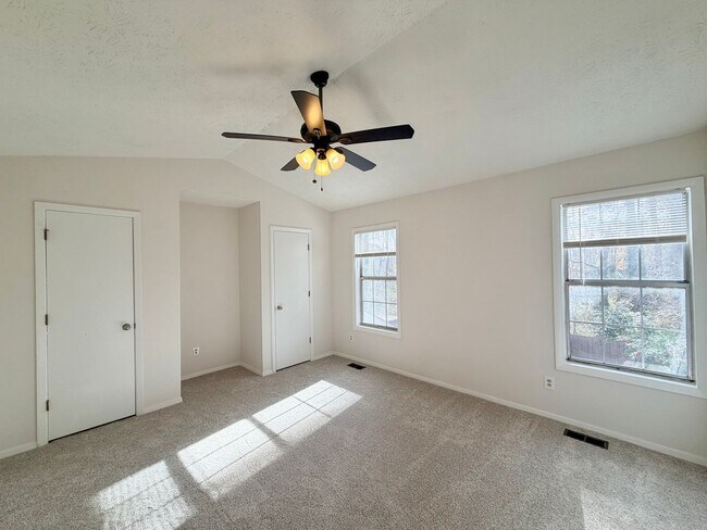 Building Photo - Gorgeous Doraville 2 Bed-2.5 Bath Townhouse, Roommate Floor plan!