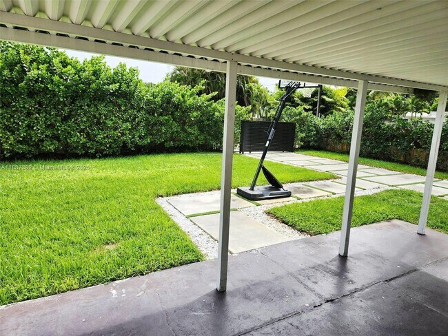 Building Photo - 9425 N Miami Ave