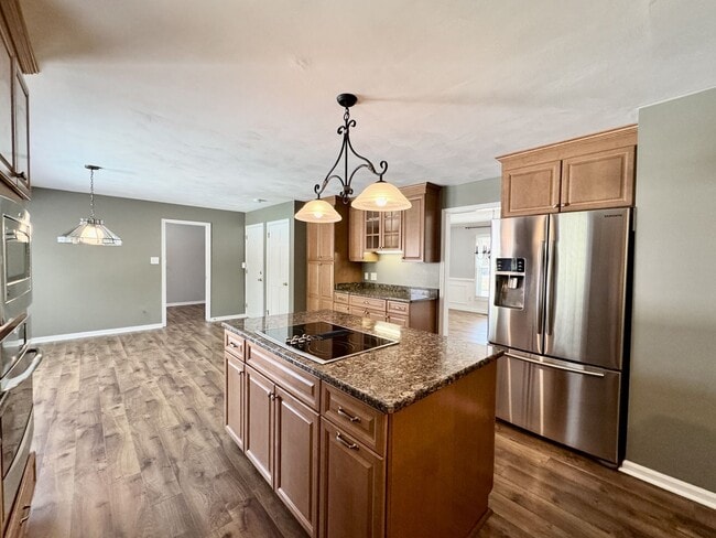 Building Photo - Great Neck Pool Home! First-Time Rental Available NOW! Pet Friendly - Corner Lot - Top Schools!