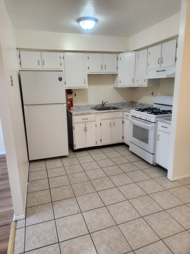 Building Photo - 4320HOWELL UNIT A &amp; B