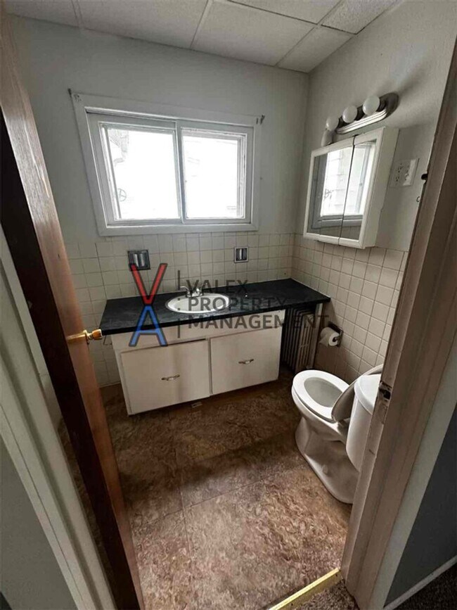 Building Photo - 1310 Swetland St