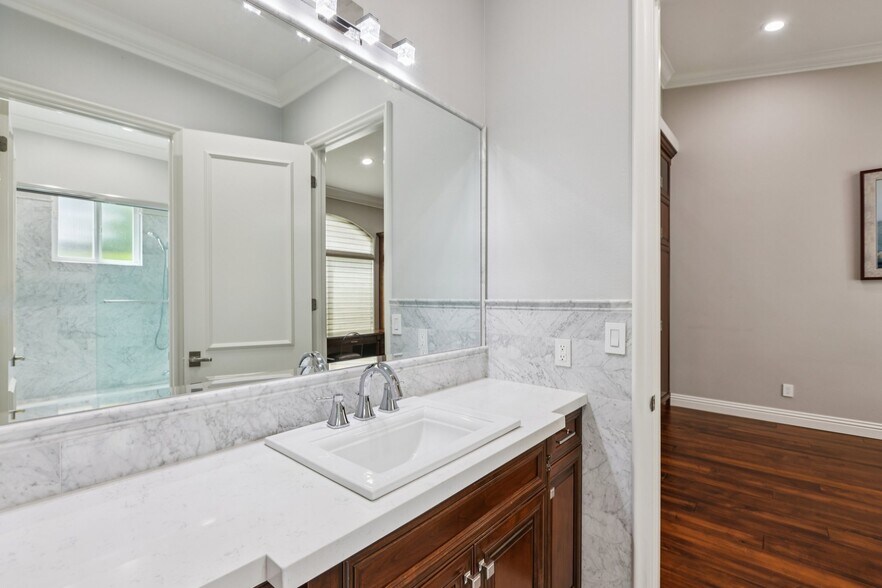 Building Photo - 27048 Triumph Ave