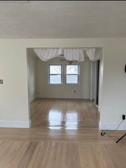 Building Photo - 14 Mink Rd