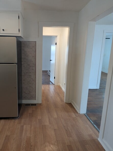 Hallway to bedroom 1 - 281 E North End Ave