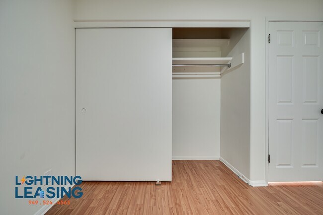 Building Photo - 3737 Inglewood-11D