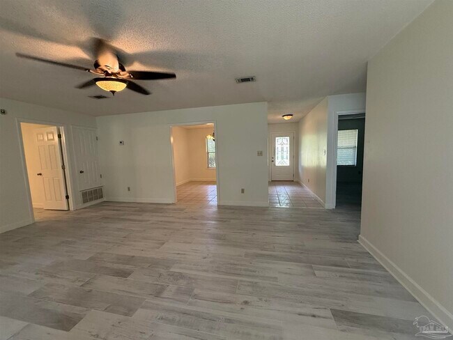 Building Photo - 3521 Sweet Bay Dr