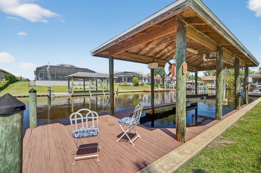 Building Photo - 8 Collinson Ct