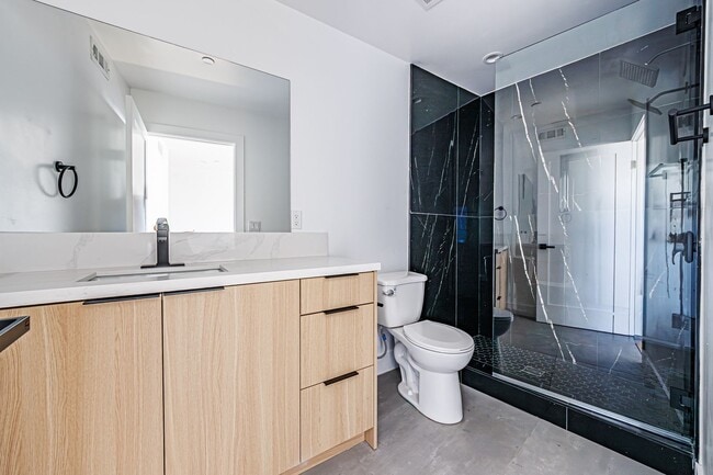 Building Photo - 13463 Beach Ave