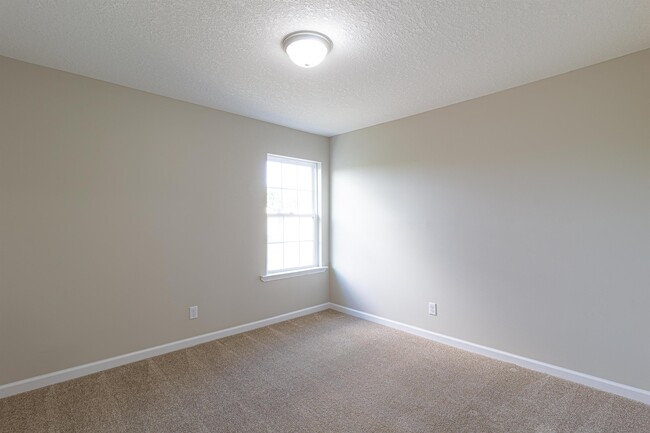 Building Photo - 1303 Windrow Dr