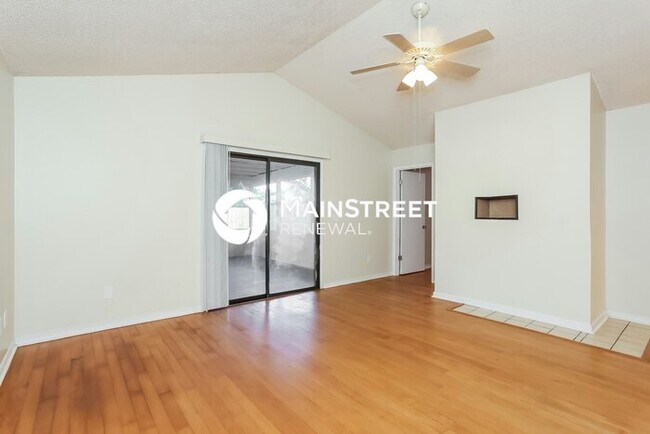 Building Photo - 3 Bedroom Pet-Friendly Home in Jacksonville, FL with Main Street Renewal