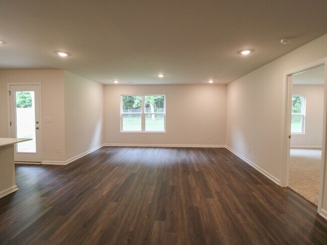 Building Photo - 9922 Sequoyah Cv Dr SE
