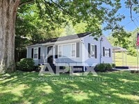 Building Photo - Craftsman Style 2 Bd 1- Ba Single Family Home with Bonus Rm and carport in North Knox!