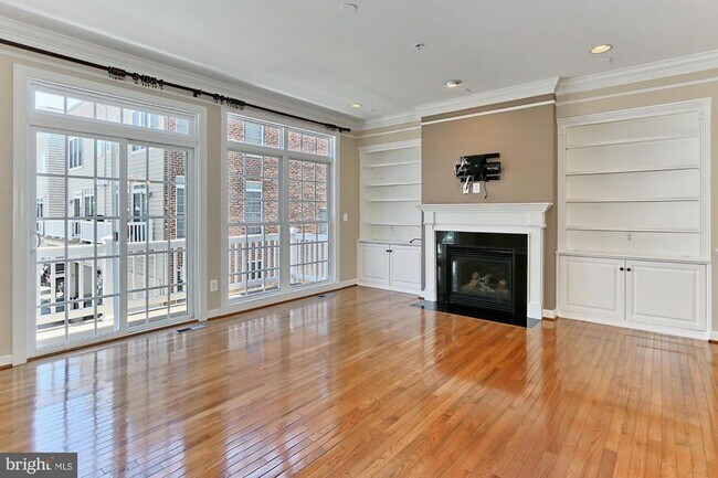 Building Photo - 478 Ferdinand Day Dr