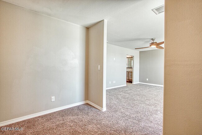 Building Photo - 14945 Tierra Haven Ave