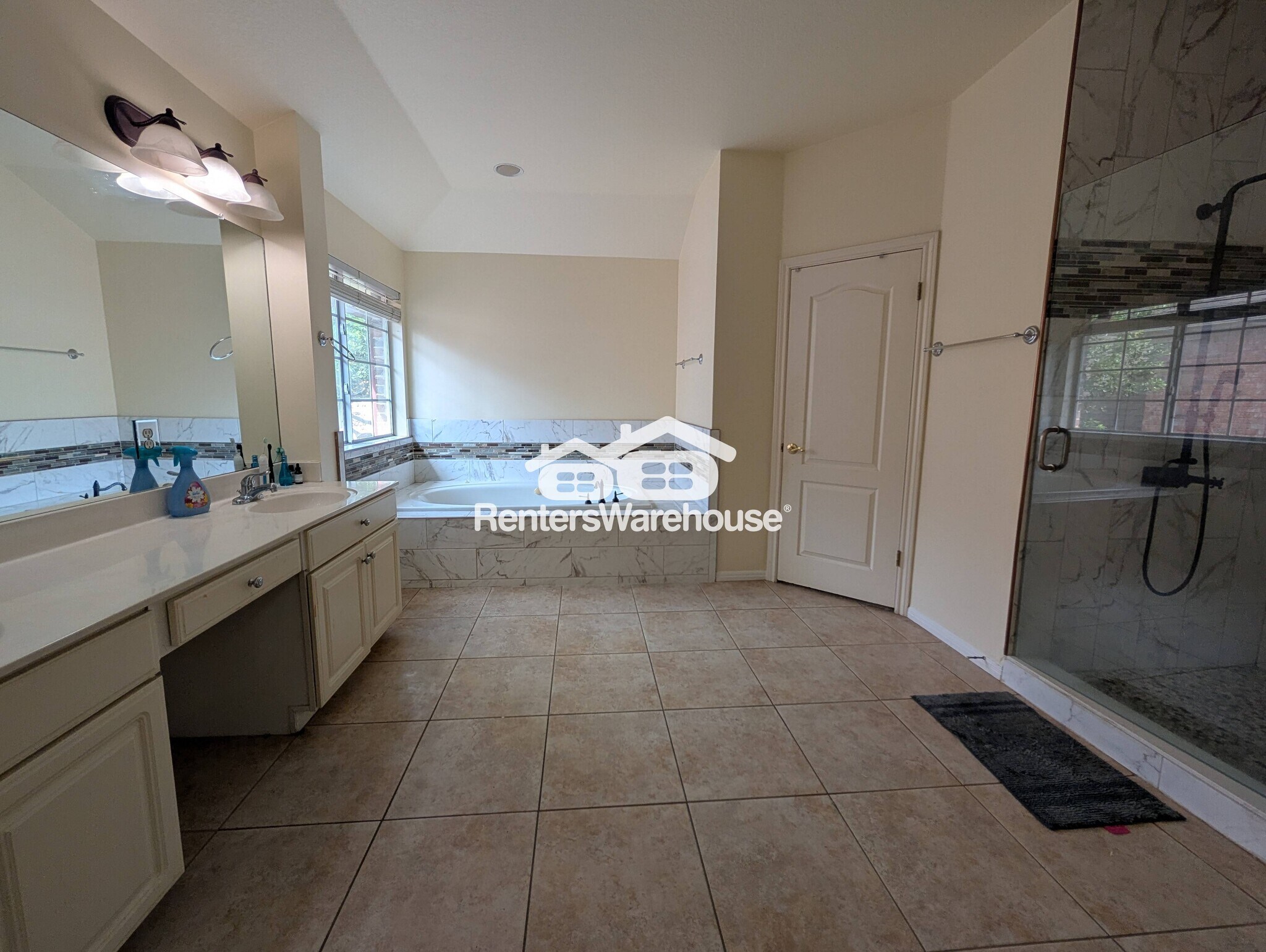 Building Photo - 9910 Jasmine Creek Dr