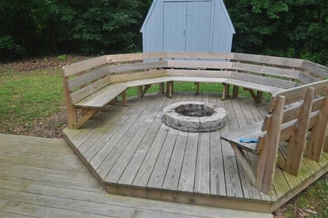 Building Photo - 7128 Blue Stream Ct