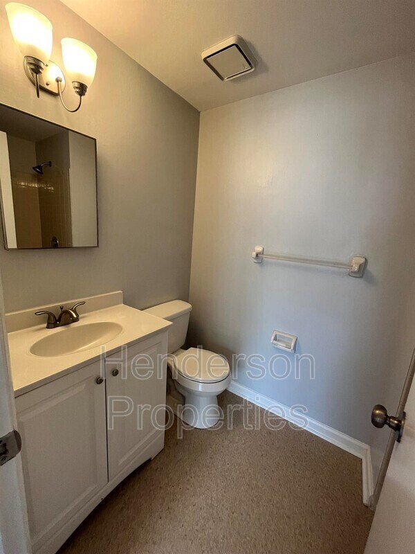 Building Photo - 9501 Shannon Green Dr